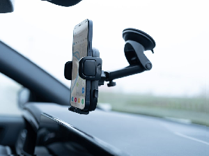 TRUST RUNO Car phone holder with windshield mount